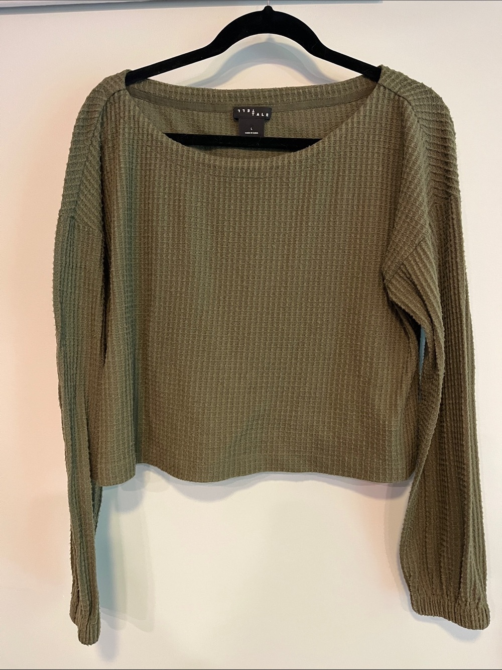 Olive green waffle knit light weight sweater Women’s Large